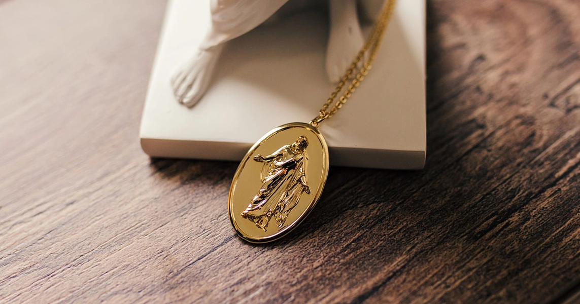 Christus Pendant Necklace - Silver/Gold