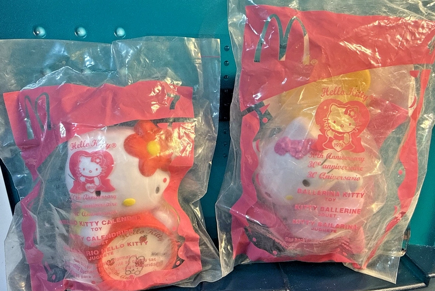 2004 McDonald's Sanrio Hello Kitty 30th Anniversary Toys ~ (2 ITEM LOT #4 &amp; #7)