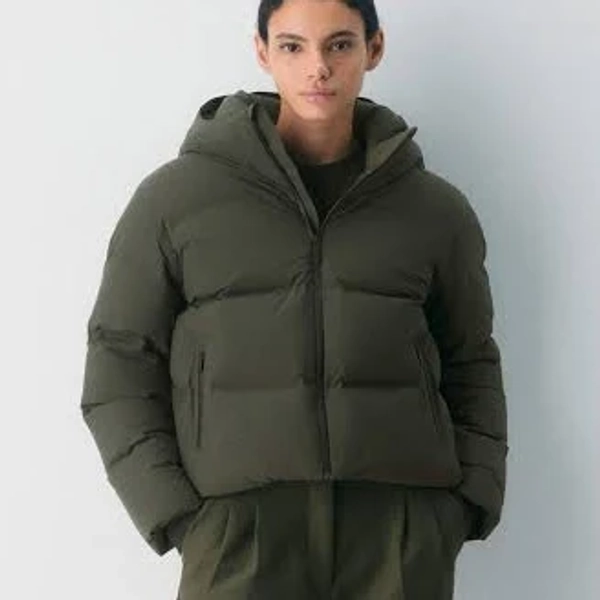 The Super Puff Women's The Super Puff2O Shorty Jacket in Flint Green | Medium