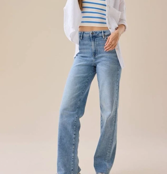 Altar'd State Hadley Straight Leg Jeans