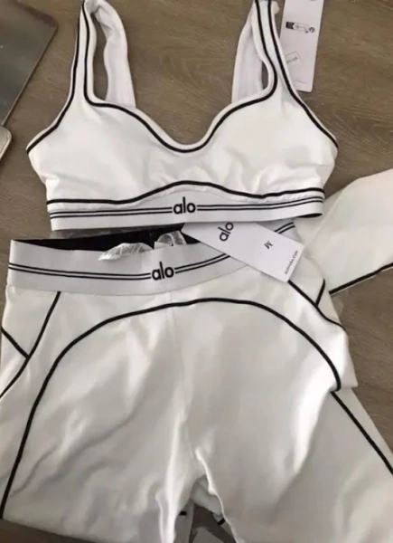 Alo Yoga Set