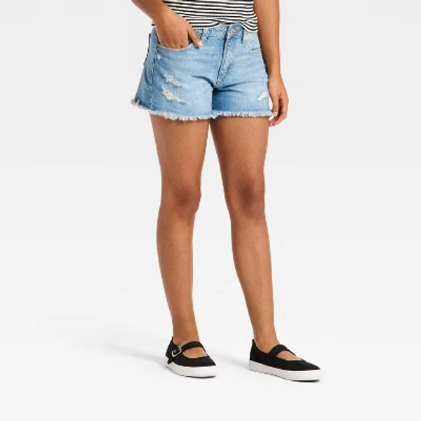 Girls' Mid-Rise Cutoff Denim Shorts - art class™  Light Blue Wash L