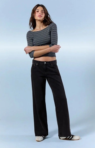 Zoe Low Rise Girlfriend Jeans Black