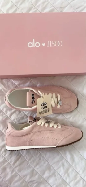 Alo Sunset Sneaker + Jisoo