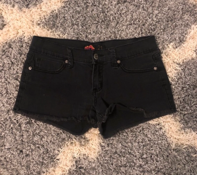 Black jean shorts 