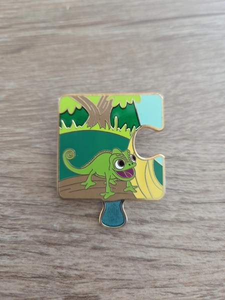 Disney Pin Pascal - Tangled - Character Connection LE 900 Puzzle