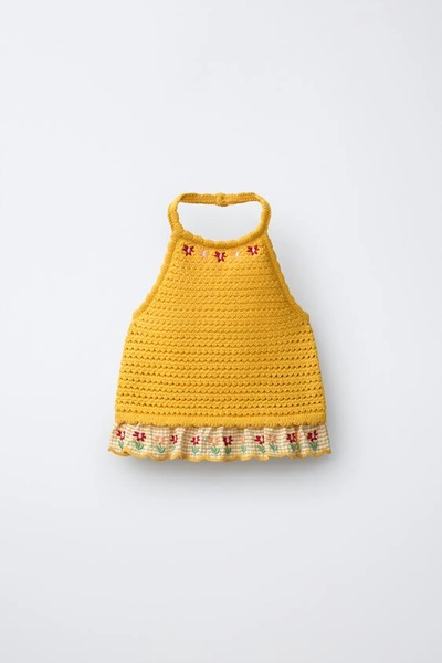 EMBROIDERED FLORAL KNIT TOP