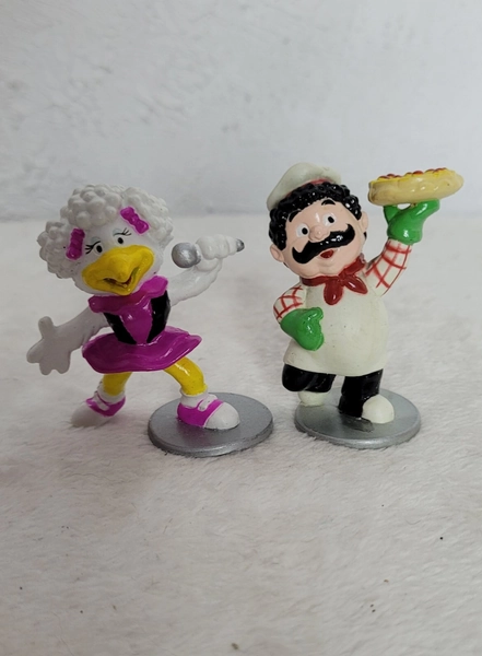 Chuck E Cheese Chef Pasqually &amp; Helen Henny PVC Showbiz Pizza Time 1994 Toy