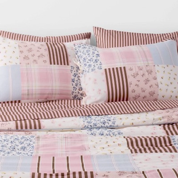 Twin/Twin Extra Long Percale Patchwork Comforter Set - The Hollister Collection at Target