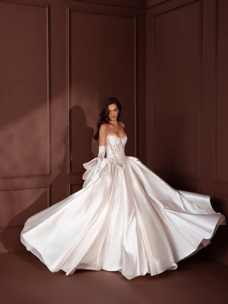 Strapless Lace And Satin Ball Gown With Bow | Kleinfeld Bridal