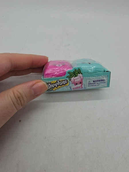 Shopkins 2 Pack Season 5 Collect &amp; Connect Backpacks AUTHENTIC Moose