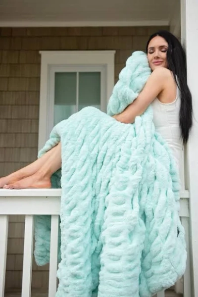 Hugs Brynley Plush Blanket
