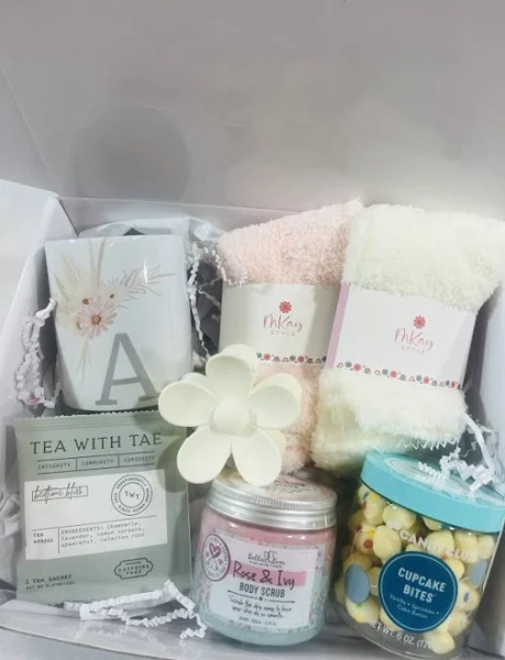 College Girl Personalized Mug & Relaxation Essentials Gift Box