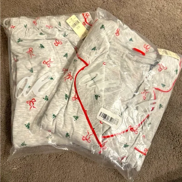 American Eagle Outfitters Aerie Christmas Red Bow Long Sleeve Pajama Set