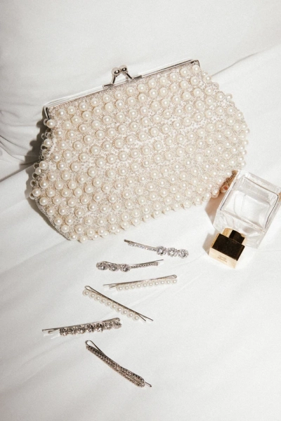 Brilliant Energy White and Silver Pearl Beaded Clutch