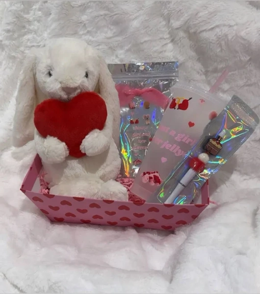 Jellycat bashful bunny valentines hamper1