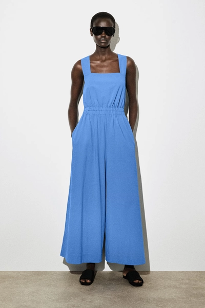 MONO WIDE LEG CON TEXTURA Y ESPALDA DESCUBIERTA