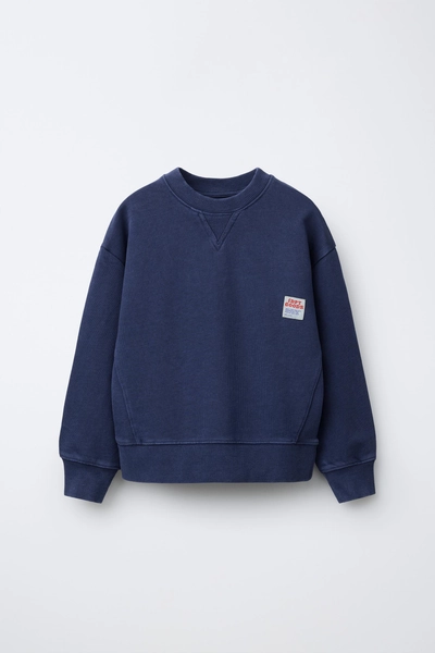 GARMENT DYE LABEL SWEATSHIRT