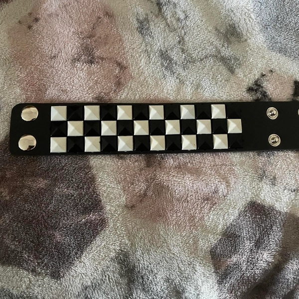 White studded Scemo bracelet