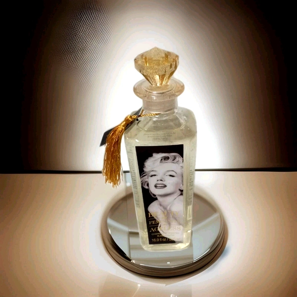 Marilyn Monroe RARE "Beauty &amp; Femininity" Champagne Scented Bubble Bath: 16.9 oz