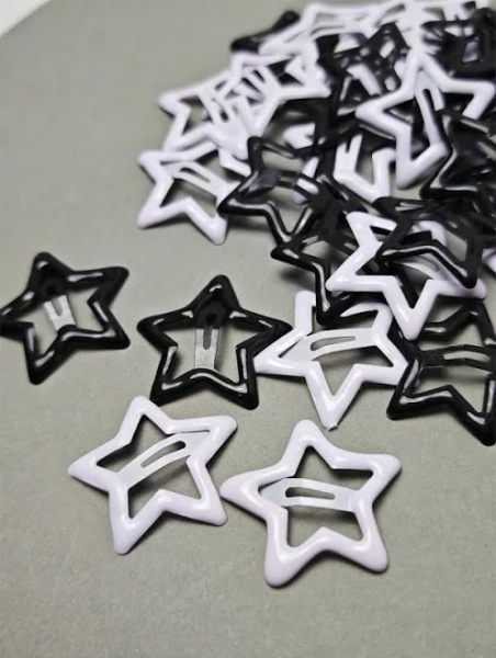 SHEIN 20pcs Star Shaped Hair Clips