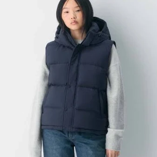The Super Puff Women's The Super Puff Vest in Admiral size Small