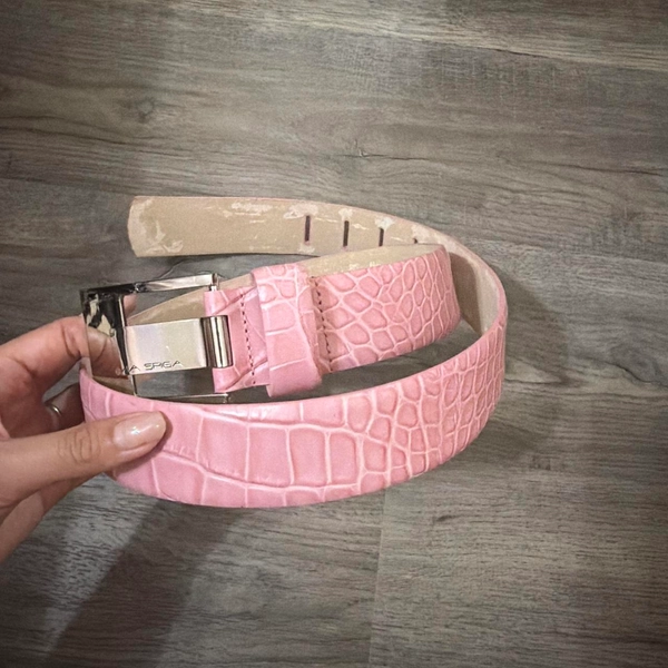Pink crocodile textured belt #crocodile #textured
