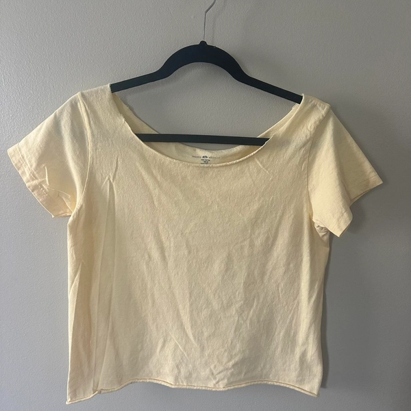 Brandy Melville yellow off the shoulder top #summer...