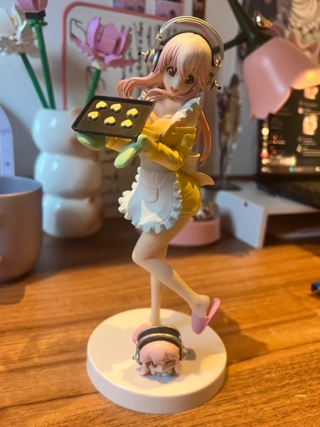 Super Sonico Figure Candy Making time