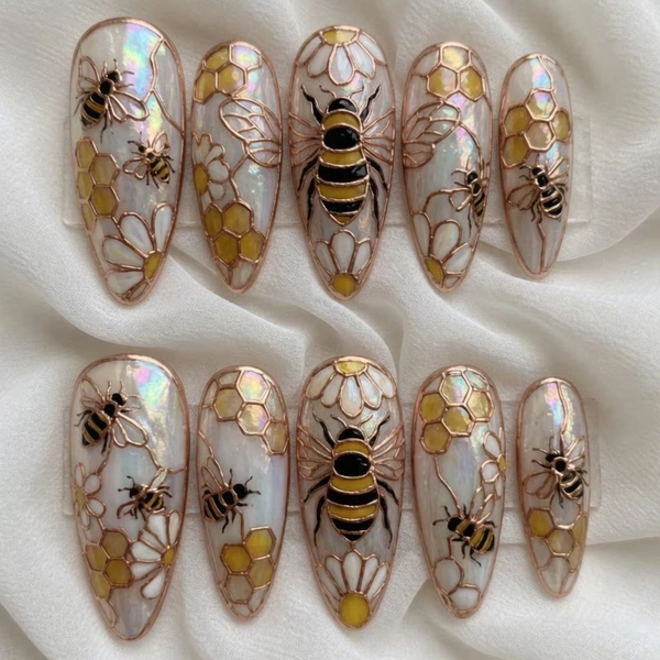 Honeycomb Bee Stained Glass Press On Nails, 3D Rose Gold Daisy Nail Art