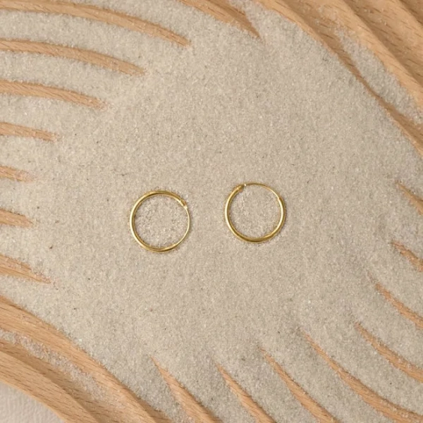 Caitlyn Minimalist 18K Gold Hoop Earrings