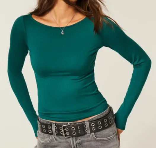 Long-Sleeve Seamless Fabric Slash-Neck Top