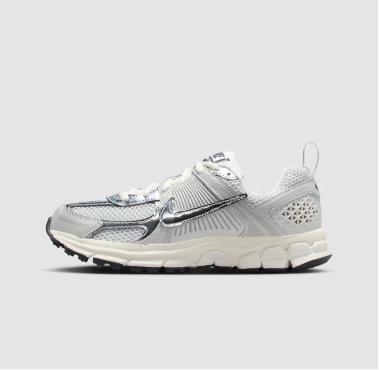 Big Kids' Nike Vomero 5 Casual Shoes - Size 1.0