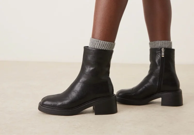 RAID Eabha chelsea boots in black