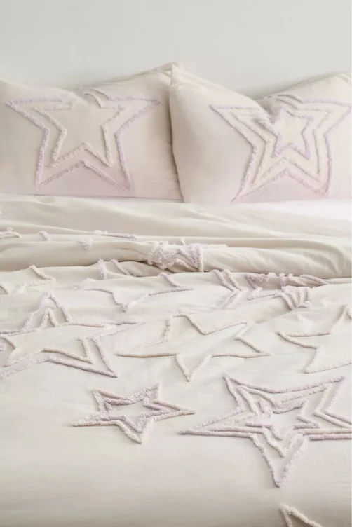 Star Icon Tufted Comforter