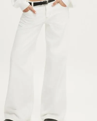 Low Rise Wide Jean