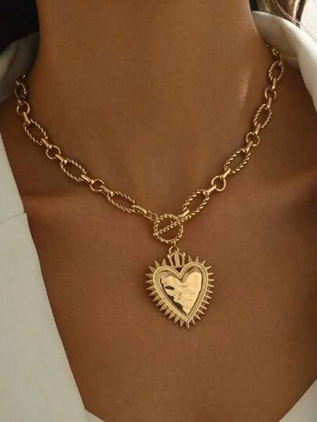 "1pc Minimalist Chunky Heart Decor Necklace – Hammered Pattern Gold Chain, Handmade Twisted Choker Pendant, Fashionable Classic Jewelry For Women, Luxury Gift For Mom, Valentines, Or Special Occasions"