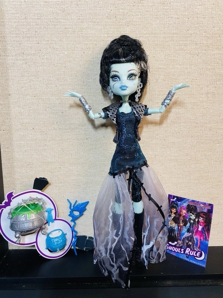 Monster high Frankie stein ghouls rule
