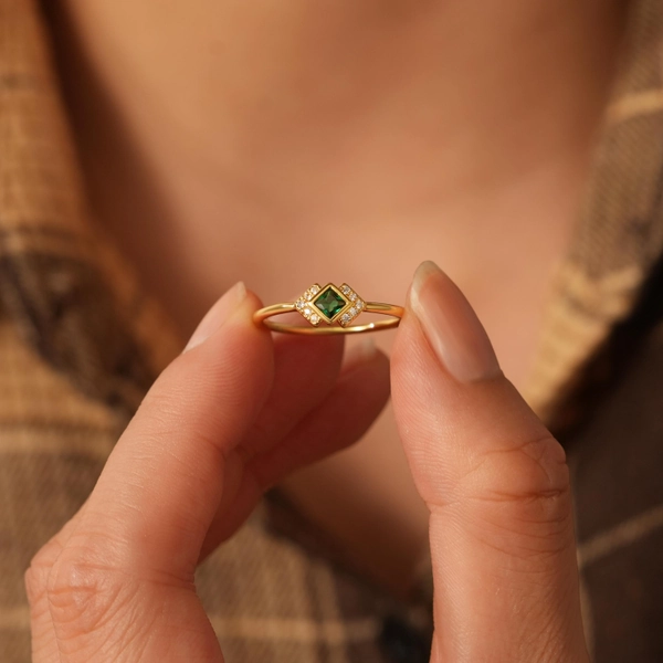 18K Gold Plated Green Zircon Ring – Geometric Elegant Design
