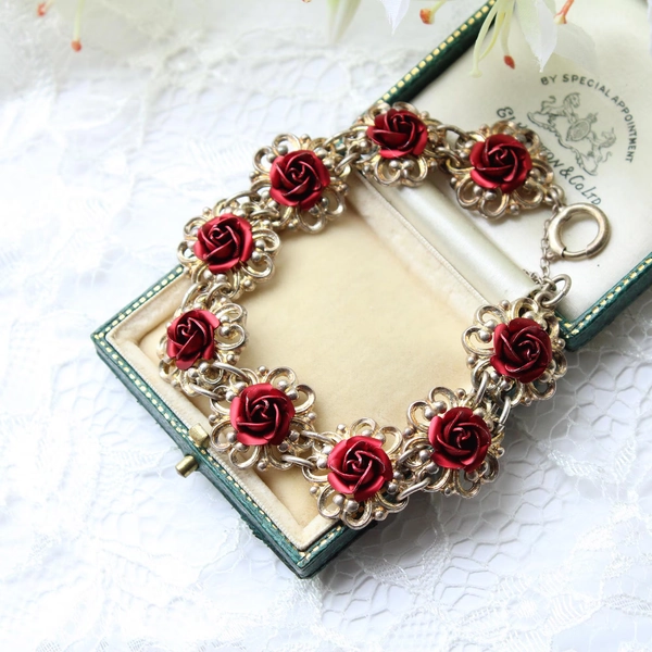 Vintage 1970s Filigree Metallic Rose Bracelet