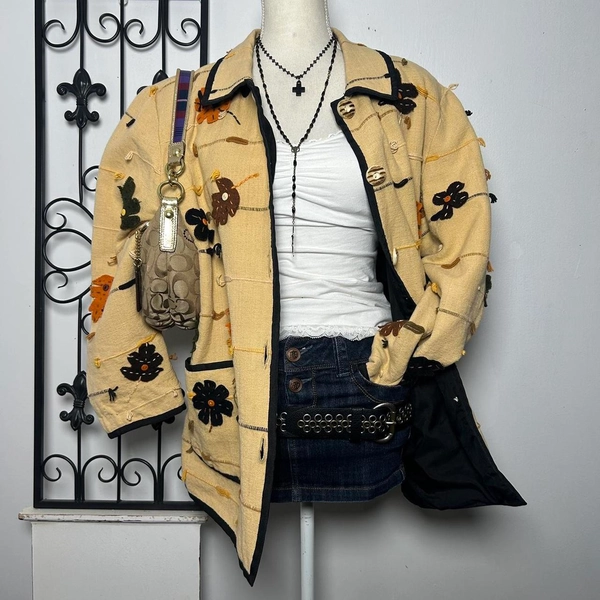 90s Y2K plus size unique tan embroidered floral...