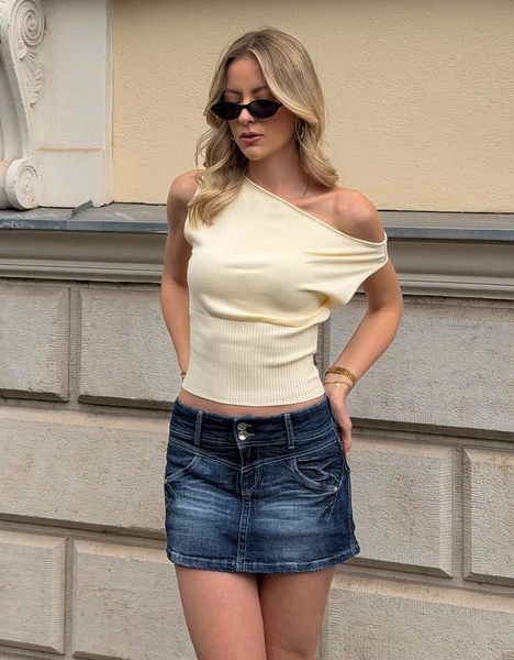 Denim skort size 6