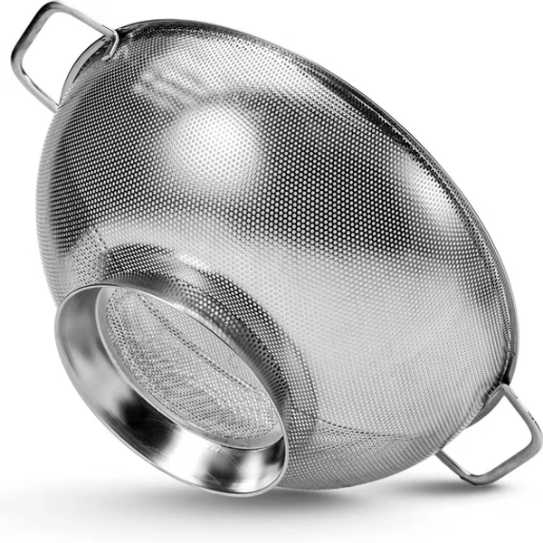 PriorityChef Colander, Stainless Steel Kitchen Strainer For Washing Rice, Pasta & Grains, 5 Quart