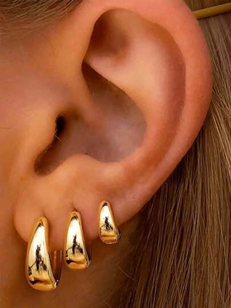 3Pairs Gold Hoop Earrings Set For Women Chunky Gold Silver Hoop EarringsMatte Alloy Outlines A Sharp Circle Silhouette, The Outer Rough Ring Etched Punk Pattern, Turning Between The Burst Of Cold Metal Luster. The Nickel-Plated Titanium Steel Is Lightweight And Can Be Worn For A Long Time Without Pressure On The Ears, And The Rock And Roll Attitude Can Be Seen When Worn In Pairs, Turning Them Into The Focus Of The Fashion Week.Perfect Gift For Birthdays, Holiday Gifts, And Parties. Suitable For Daily Wear And Holiday Celebrations, Suitable For All Seasons, And Is An Ideal Choice For Holiday Accessories.