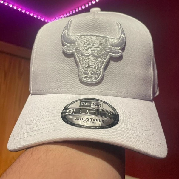 White Chicago bulls 9 forty never worn