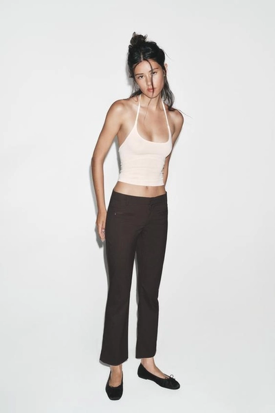 SEAMLESS HALTER TOP