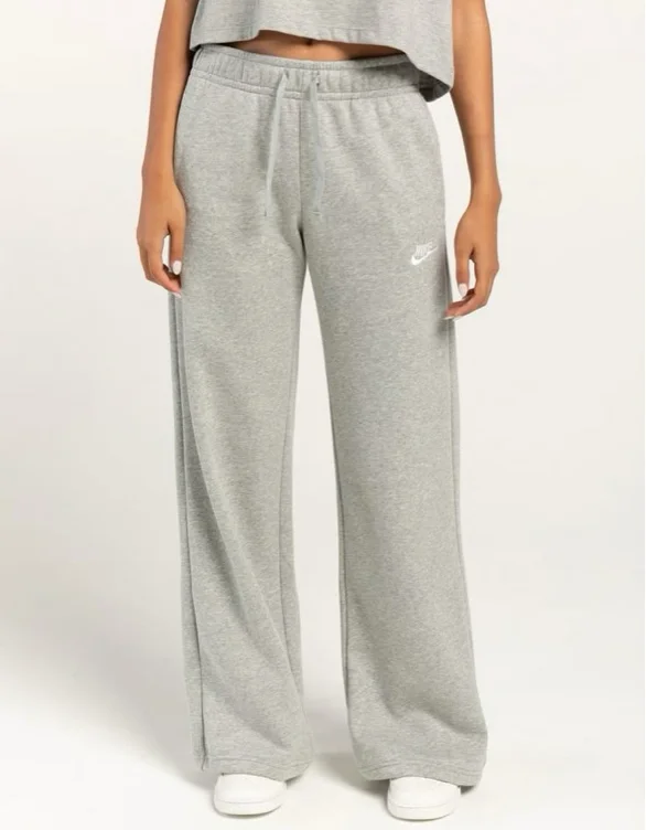 Nike Sportswear Club Fleece Women's Mid-Rise Wide-Leg Sweatpants