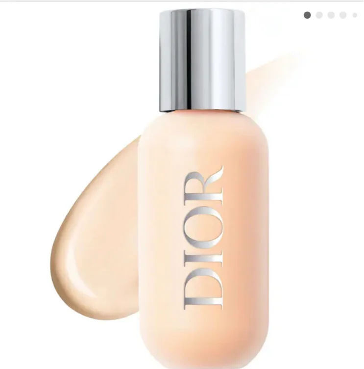 Backstage Face & Body Foundation - Color: 0W - WARM - Very fair skin with golden undertones