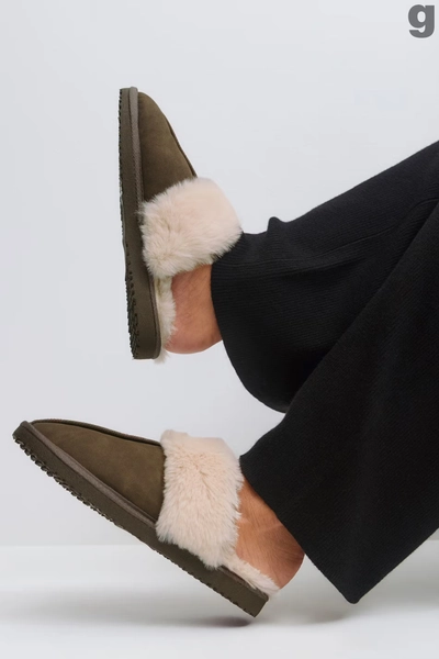 Faux fur slippers