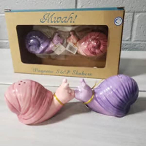 Snail Magnetic Kissing Salt and Pepper Shakers
